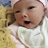 宝宝第5天的样子！嘻嘻😁，都说我像男孩，像吗？