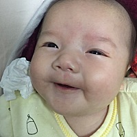 你们的宝宝有没有不喜欢追声音的啊？醒着的时候怎么叫她都没反应，睡着了声音稍微大一点就惊着吓一跳，...