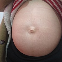 21周肚子大得太夸张了吧，别人都说是女孩，有没有宝妈会看是男宝还是女宝