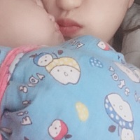 自己从了宝宝，就没睡到自然醒过，都快熬成熊猫了，唉，领娃真心累，天天就在这一间房里，都快长霉了……