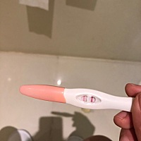 这个是不是怀孕了啊… 这个月就和老公八号做过一次 然后例假就没来 我的妈啊！我最近一直在吃减肥药啊可...