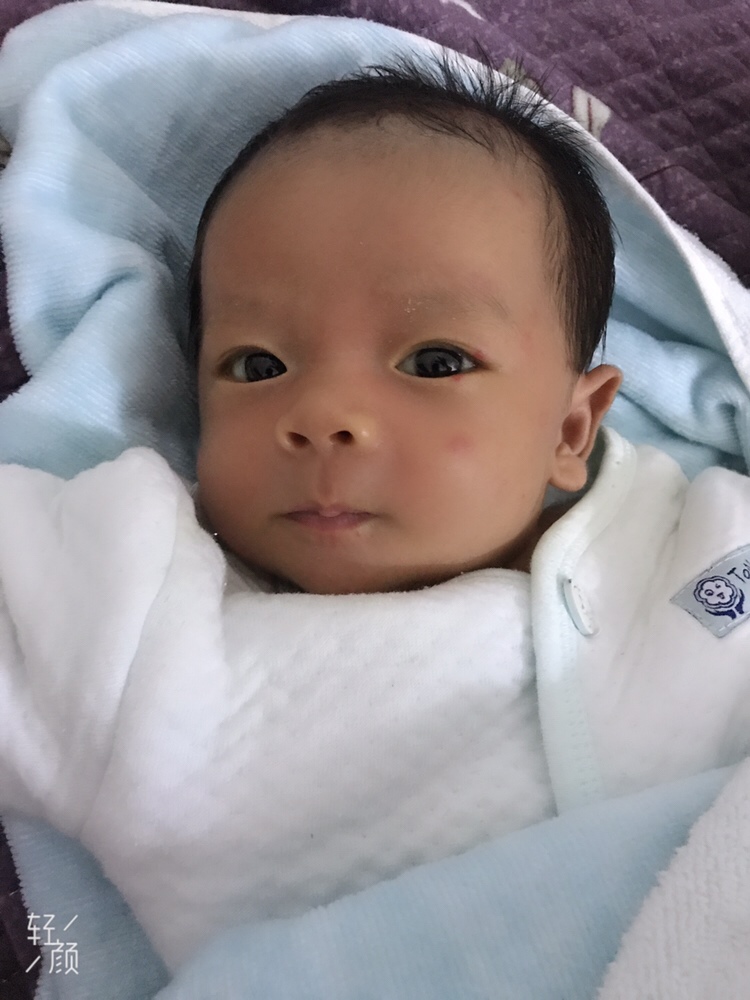 宝宝一天一个样，很快上去工作了，之前没生前说的那么轻松，天天看着我的可爱宝宝👶突然有点舍不得😣