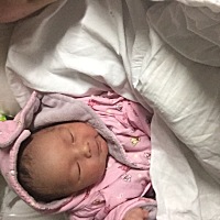 坐月子那么无聊，不知道除了玩手机还能干啥？大家有推荐的不，附一张萌宝帅照，哈哈