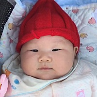 女宝宝三个半月，纯母乳，18斤，是不是超重了？