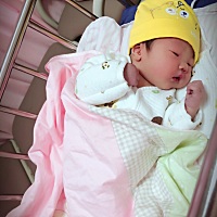 我的宝贝儿子渐渐长大，真的很爱他！😍  小猪猪🐷 你要乖乖的哟！麻麻爱你！❤️