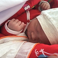 怀孕之前95斤，出生130斤，医院住了5天现在115斤，争取做完月子100斤 宝宝出生6.3量