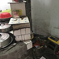 远嫁。不在乎物质条件，以为有爱情就够了。但生完孩子回婆家生活，才感觉现实没自己想象得那么美好。广...