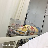上午4点左右开始腰酸疼，到最后生都是腰酸疼，肚子不疼，没用无痛，上产床二十多分钟生了，过程太酸爽，...