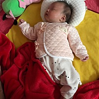 各位宝妈，宝宝红屁股了有疹子，擦什么比较好。。。买强生护臂膏有效果去疹子吗？？