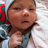 有没有同款宝宝睡觉要抱着睡