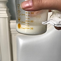 半天就吸这么些奶，可怎么办呀！