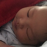 2.25剖腹产8斤2两，女宝小胖子，过程很痛苦，宝宝健康，特别可爱，最近喂奶特痛苦