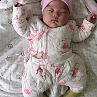 带娃不易，有多少妈妈是亲自带的？边带娃、边工作… 如果家里老人带，一般交给奶奶还是外婆？ 外婆科学...