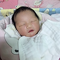 宝宝第二天查出abo溶血性黄疸住进了新生儿科照蓝光治疗，心好痛啊，满脑子都是宝宝的样子，刚出生就母女...