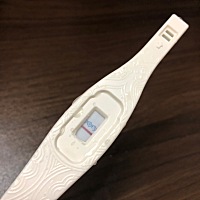 昨天早上测的大白板，当时安慰自个：大姨妈还没来还有机会的，可今晚既然驾到了😭😭😭