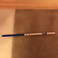 测试纸测了三次 都显示怀孕 但是做彩超什么也没有 哪位朋友知道这是怎么回事？