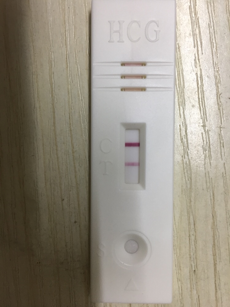 月经推迟一天测的是弱阳性，我看有好多人是强阳性，要不要紧
