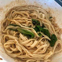 早上自己做的拌面 哈哈哈哈 自从会做了拌面  面条一直这么吃 哈哈哈哈