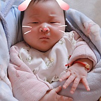 宝贝41天，洗好澡光屁股称已经15斤了😂 宝贝你这纯母乳还能吃这么胖😂