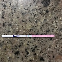 刚来完月经一两天测到排卵试纸这样，是这么快就排卵了吗，还是体内激素水平影响的？