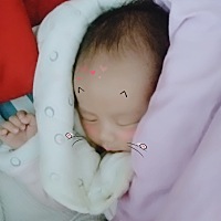 满月啦。。。那时候圈子里面都说b超三条杠是女孩？？我的怎么是男宝宝😘😘😘