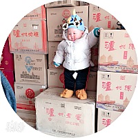 ♥️ 小李突然给我说， 弟弟可以站立了 给我激动的，赶紧拍下来 现在再来看照片 第一次弟弟独立站着 我...