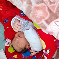 宝宝今天第九天了😊凌晨一点半有点阵痛，三点叫婆婆说肚子疼，婆婆说；没出血，羊水没破不碍事，五点...