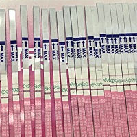 大家好，后七条是昨天和今天测的，为什么两天了，排卵试纸还这么深，莫非排卵可以排好几天的。