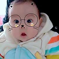 [爱心] 湿疹又犯了 妹妹的小手呀 枯皱皮 像老奶奶的手一般 感觉她好痒的样子 一直抓挠 看来还得给她抹点...