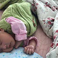 宝妈们 你们的孩子都怎么睡觉阿？睡不睡脑型什么的？咱家宝宝不仰睡 就侧睡！都来说说