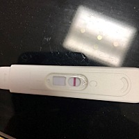 月经前一天测到一深一浅 是不是大姨妈要来的前兆？