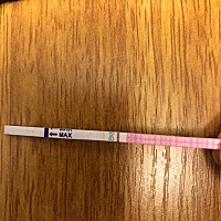 这个排卵试纸是什么意思 求解答？