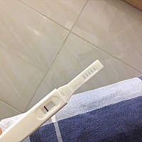 1月5号来的大姨妈。这个是2.2号左右测的。一直显示1根杠。可是最近有点反胃 特别是晚上吃了宵夜 躺着就...