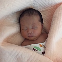 5.16斤的宝宝，出生时就双下巴😂