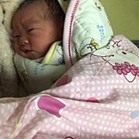 3月4号15点18分 6斤8 女宝宝 顺产侧切 过程那是一个酸爽 不过好在你健健康康的 什么痛苦都是值得的