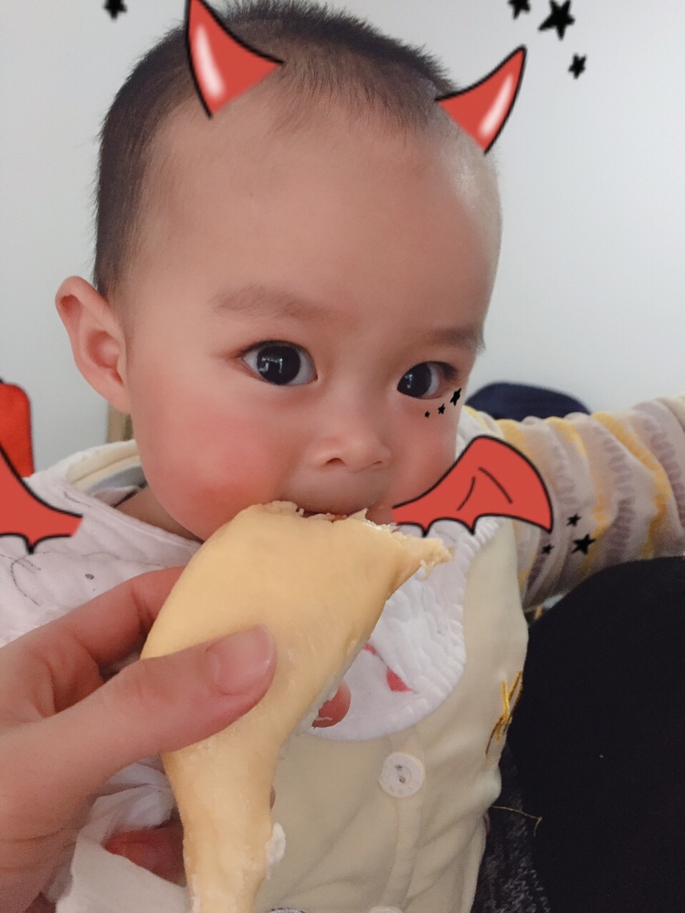 吃榴莲，从小培养起✊哈哈