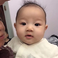 小宝贝4个月的照片哈哈哈