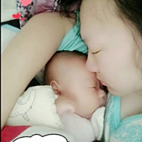 最大的幸福就是与小情人搂着睡，他也睡得很香