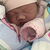 催生贴很管用，昨天催今天就生了。过程太痛苦了，有导乐的尽量做导乐，8.34生下了我的小公主，6斤七两