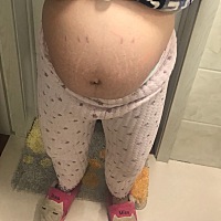 肚子是七个多月现在的肚型，三维是5个多月的时候做的，各位宝妈们，有没有人会看男宝女宝的，帮我看看，...