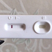 3月6号测试的，颜色好淡好淡，只能看到一点点不知道是不是怀上了。