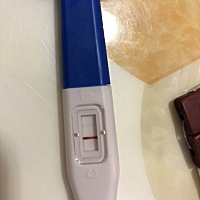 隔了几天测。这又是有了吗？用可丽蓝测也有很浅很浅印子。又用普通的测。也有很浅的印子。前几天去验血...