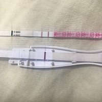 姨妈推迟第四天了 这试纸是咋回事？