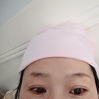 出院到家了、我生孩子时候不会用劲眼睛就成这样了、不知道二胎会这么受罪，宝宝真的好可爱