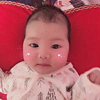 宝贝25天了，妈妈终于快出月子了，看着你们兄妹俩这么和谐的画面，很欣慰！儿女双全，很完美！