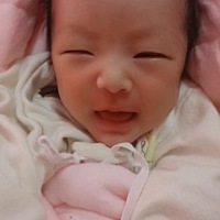 9天的小糯米 笑的很甜 妈妈最大的愿望便是你一生健康平安快乐。