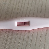 请问这是没有怀吧，旁边紧挨着有一条浅浅的不在t下面的线