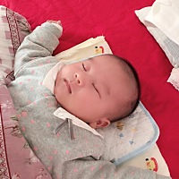 不理他一会儿就自己睡着了😘😘😘