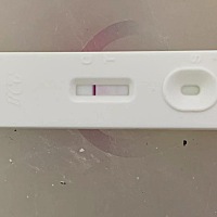 月经推迟一个星期 先测的早孕试纸后来测的排卵试纸 是怀孕了吗？