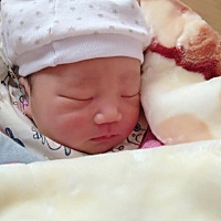 宝宝自己选了女神节出生，3.8日凌晨4:30宫缩，5:30见红，8:30进产房，12:26女儿顺利出生，体重3.2公斤，...